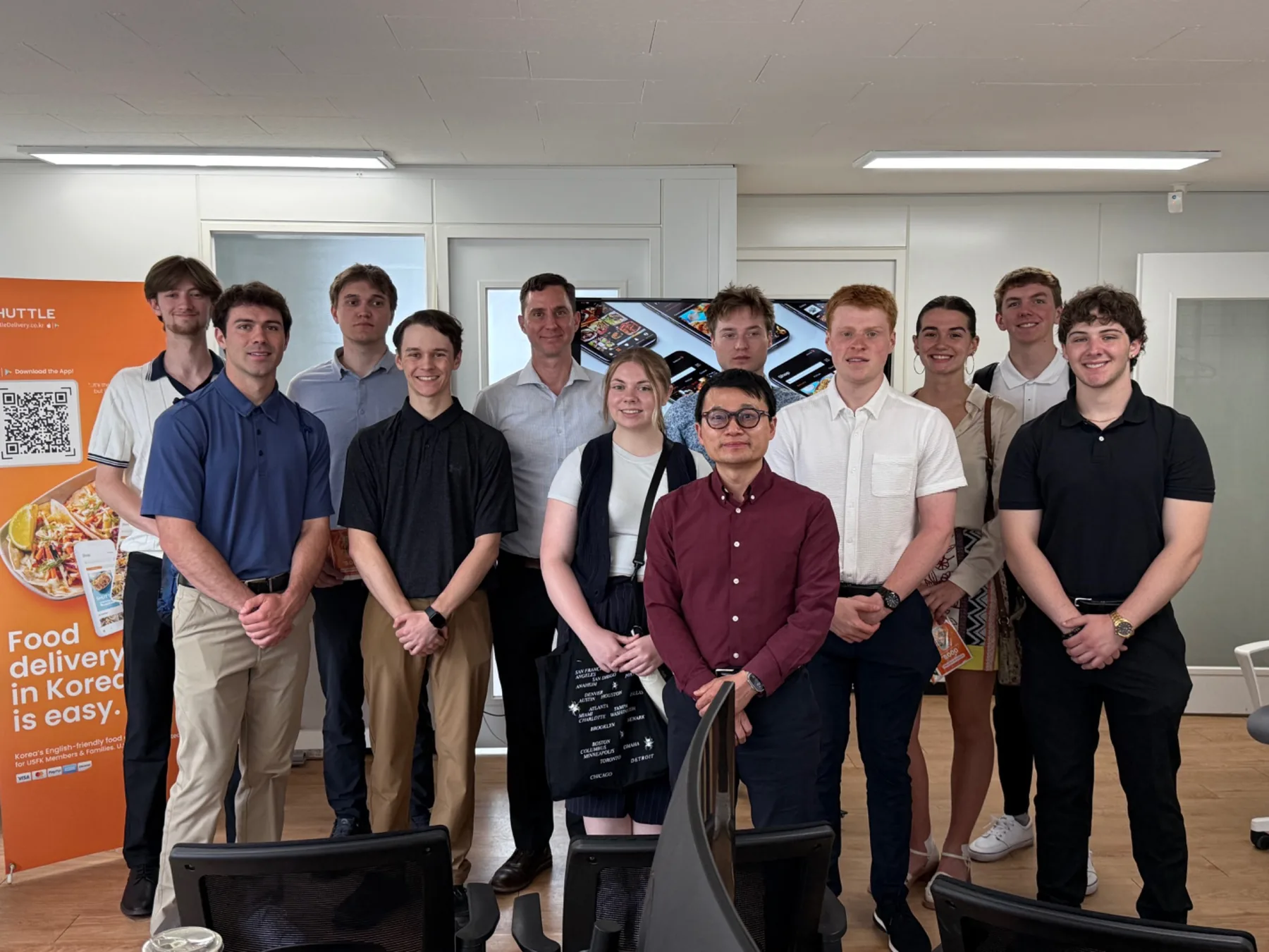 Students during a business visit focused on digital-platform operations in Seoul